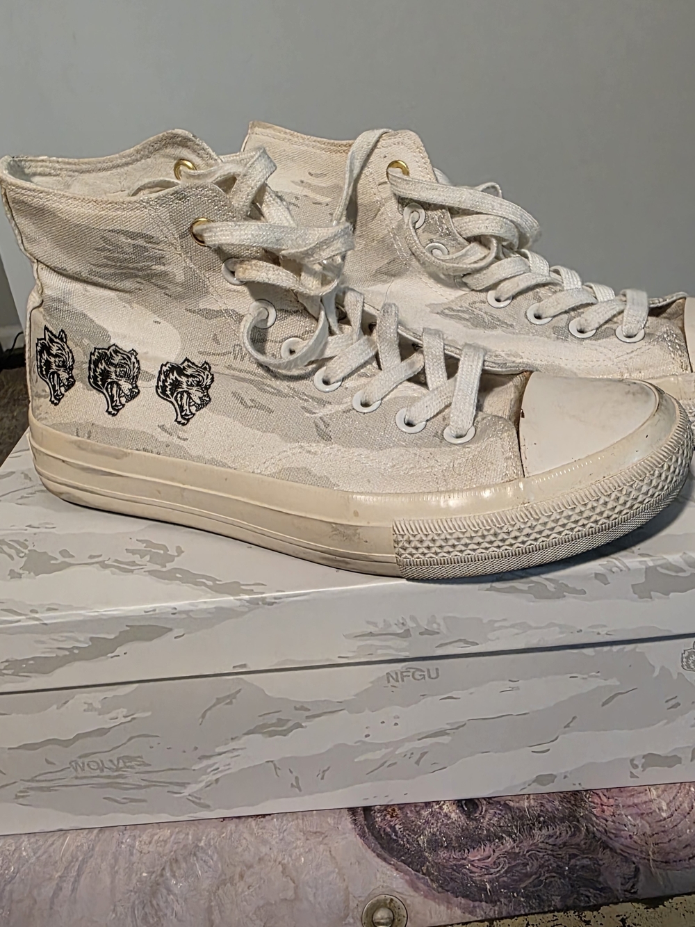 Darc Sport Wolves High Top Canvas Sneakers Mens Size 9 Womens 11 White Camo